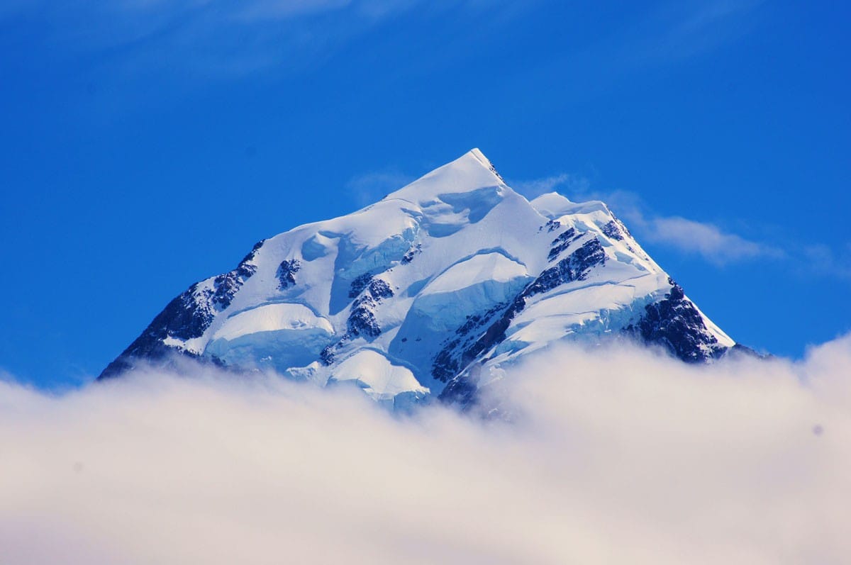 imagen de una montaña nevada en Nueva Zelanda