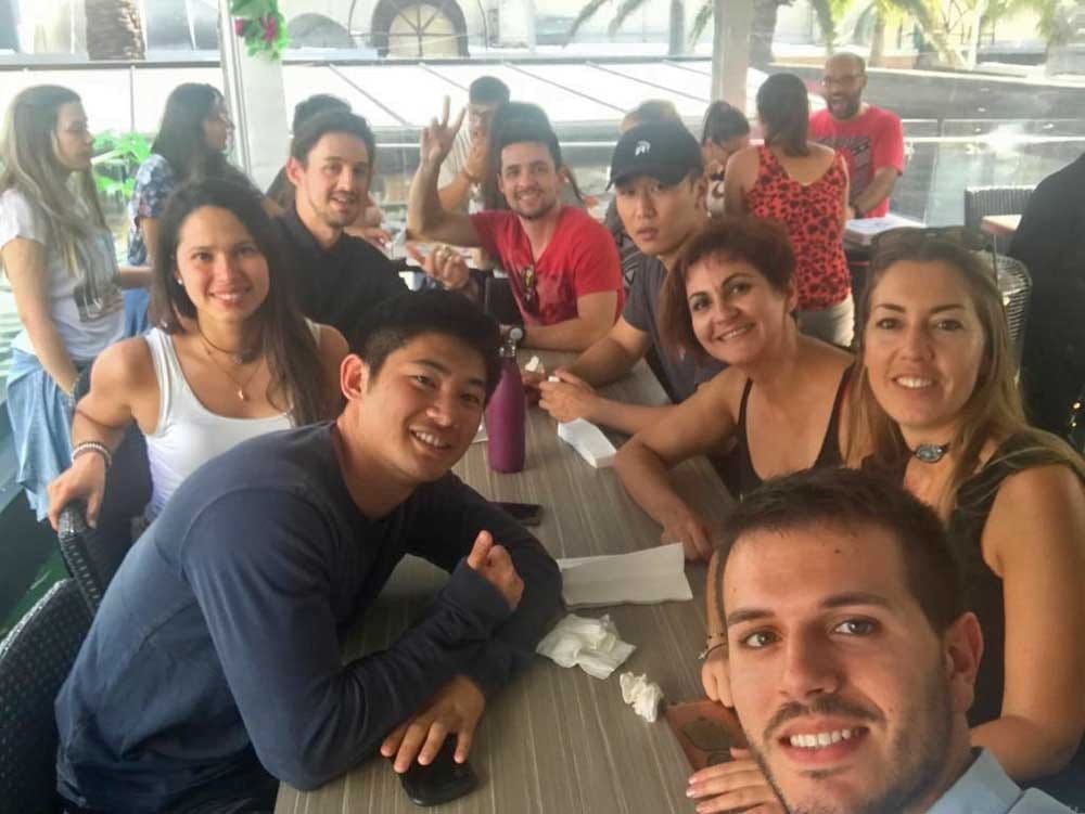 Estudiantes de inglés en escuela