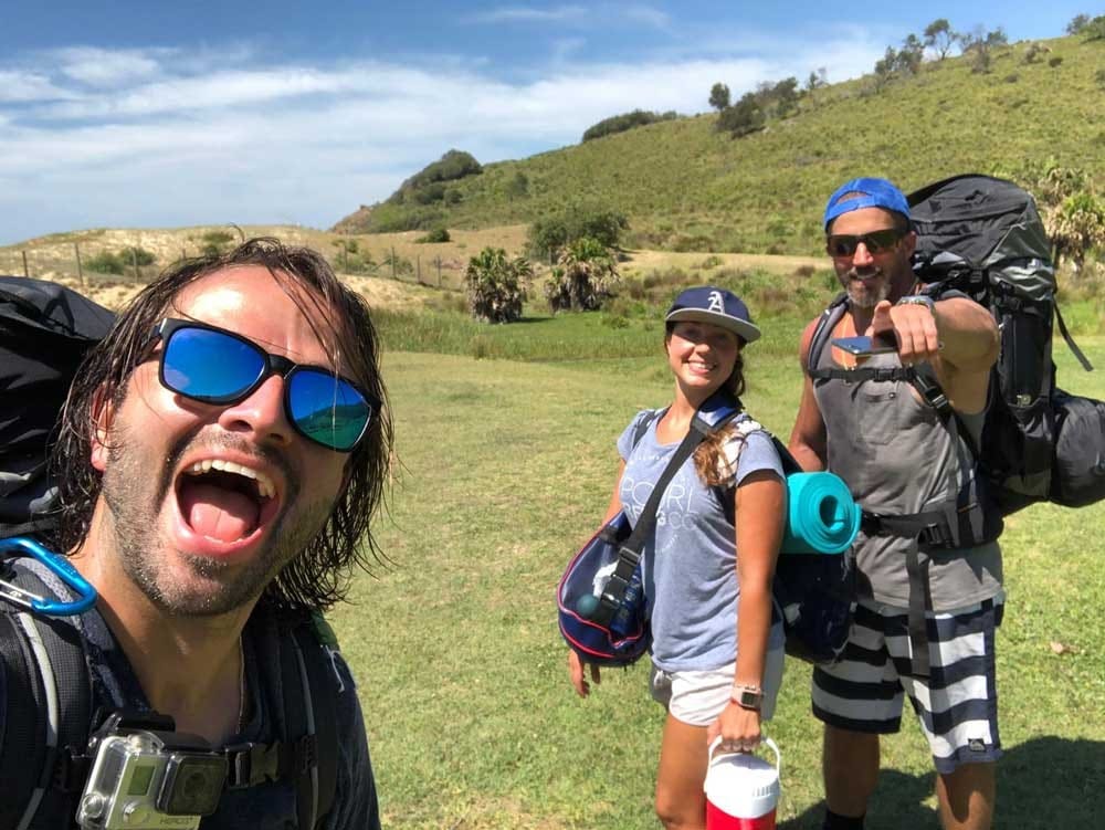 Grupo de personas de excursión