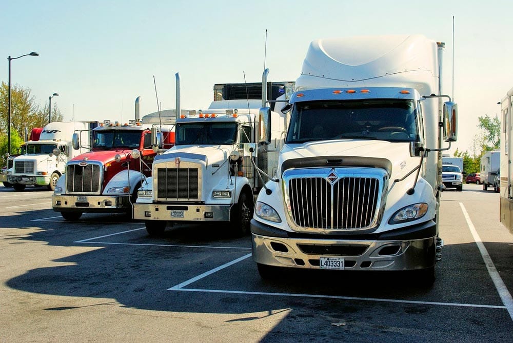 trabajo como transportista en Canadá camiones en Canadá